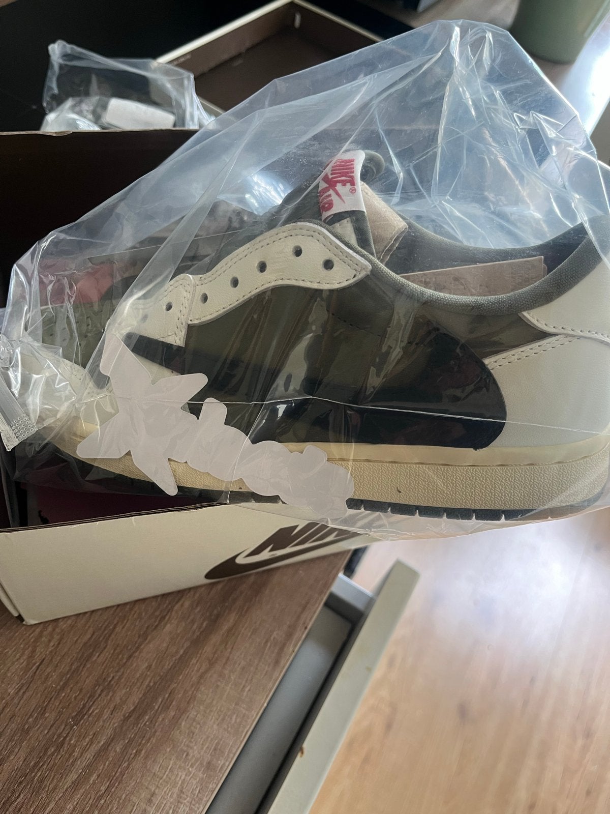 Travis Scott x Air Jordan 1 Low Olive - Maat 40.5, Kleding | Heren, Schoenen, Ophalen of Verzenden, Nieuw, Overige kleuren, Sneakers of Gympen