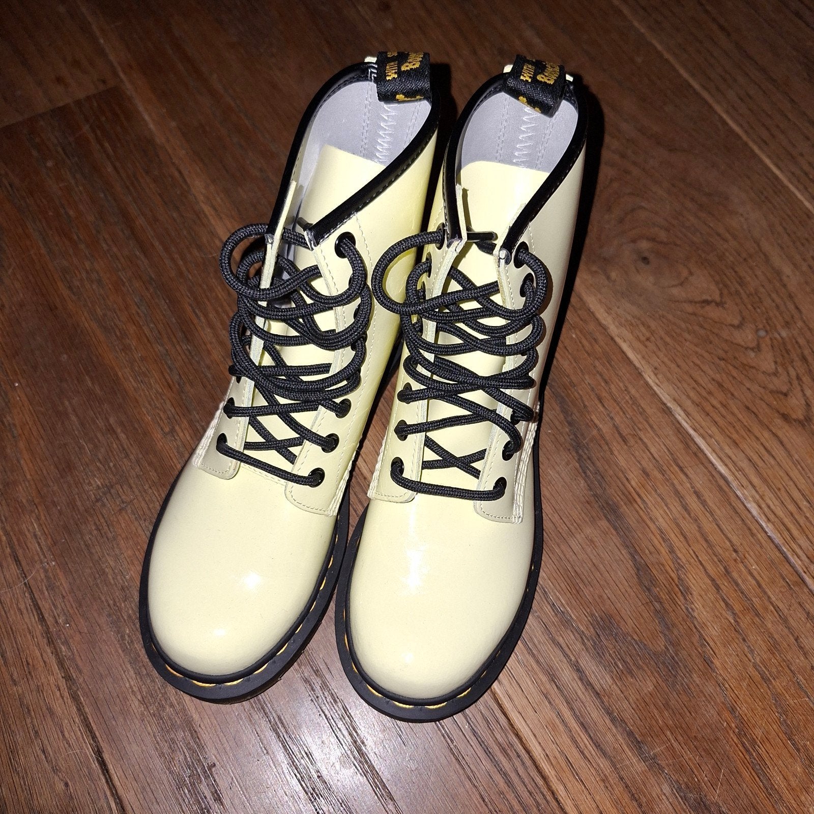 Dr. Martens 1460 - Crème maat 37, Kleding | Dames, Schoenen, Beige, Lage of Enkellaarzen, Ophalen of Verzenden, Dr. Martens