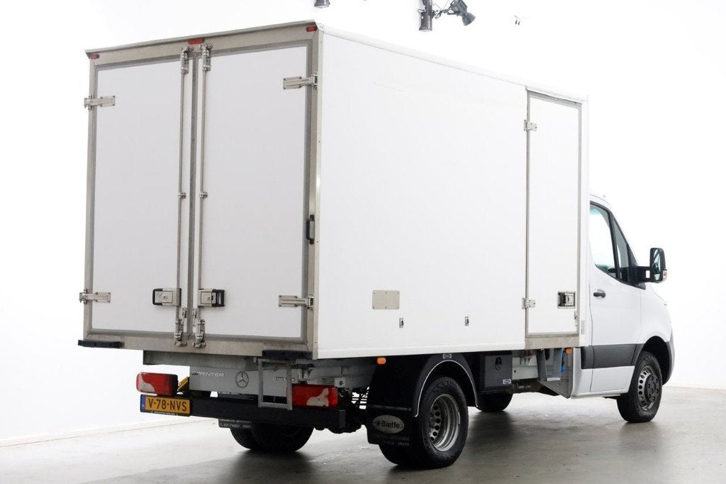 Mercedes-Benz Sprinter 515 CDI 150pk RWD L2 Koelwagen 12V+23, Auto's, Achterwielaandrijving, Gebruikt, Euro 6, 4 cilinders