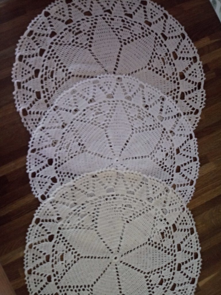 3 Zelf gehaakte kleedjes., Ophalen of Verzenden, Beige, Nieuw, Handgemaakt