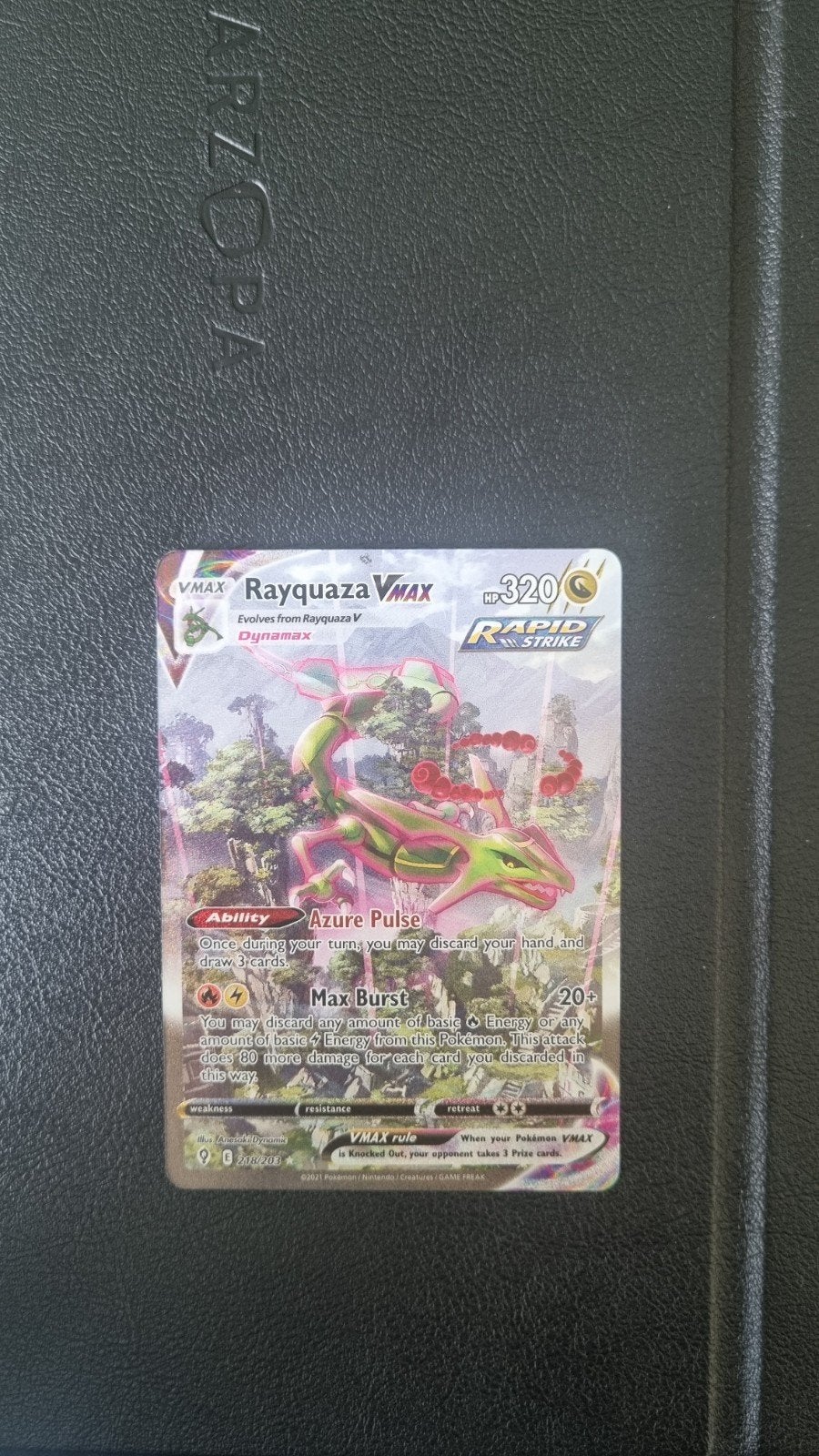 Rayquaza VMAX 218, MINT, Ophalen of Verzenden, Zo goed als nieuw