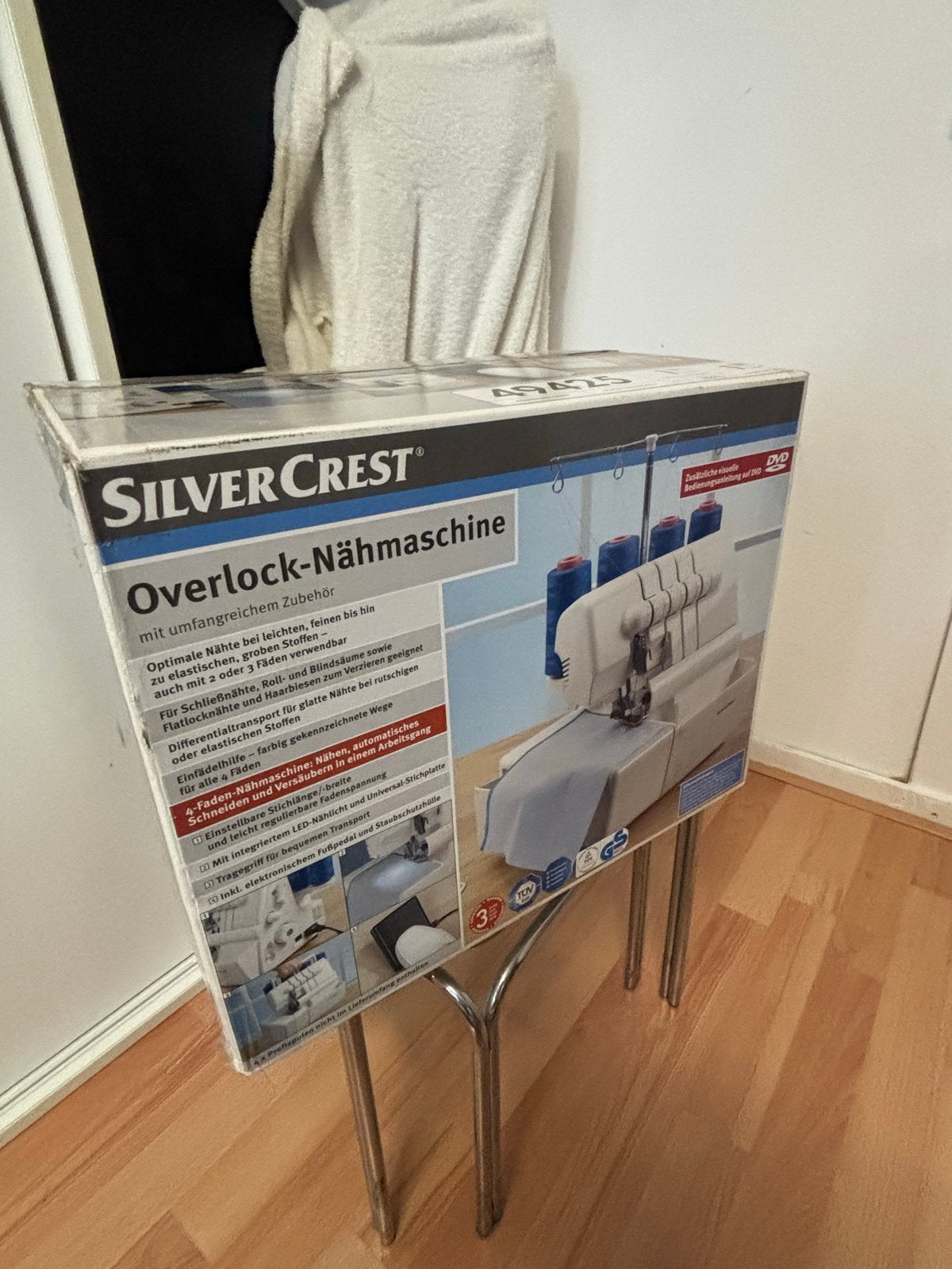 SilverCrest Overlock-Naaimachine met toebehoren, Ophalen of Verzenden, Nieuw, Lockmachine, Overige merken