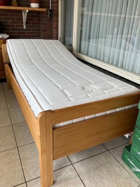 ledikanten 2x met matras, Ophalen, 210 cm, Hout, 100 cm