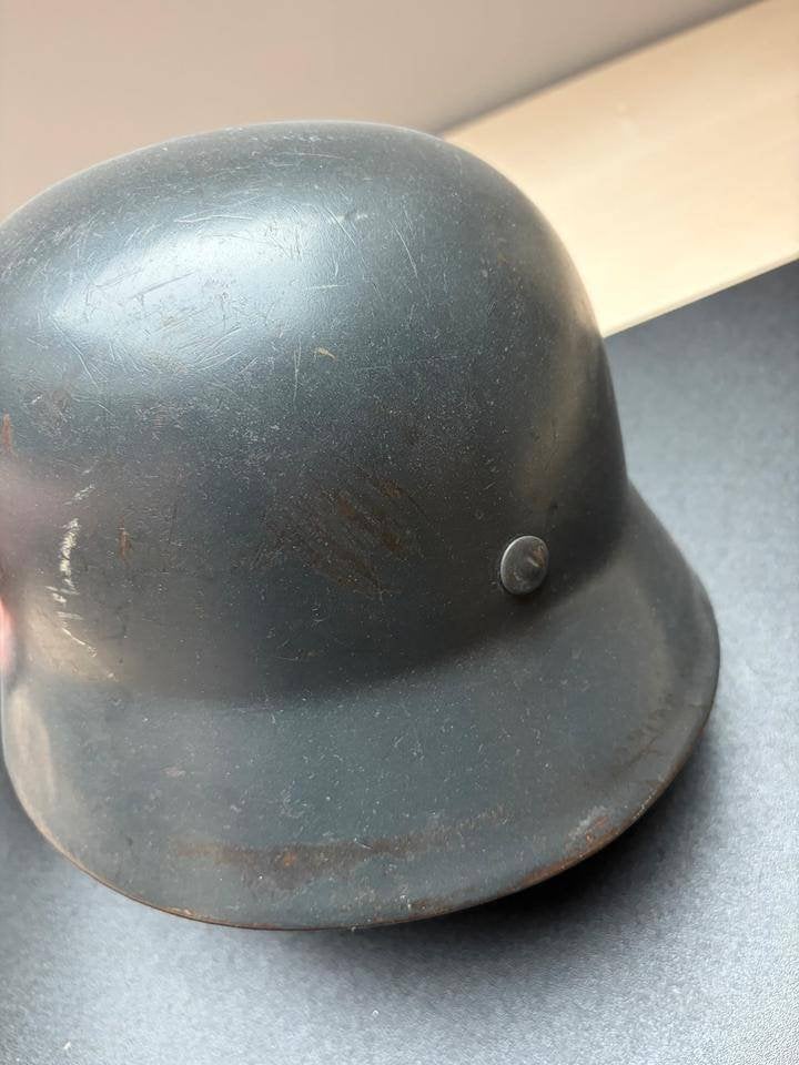 Duitse WWII M35 Stahlhelm, Verzamelen, Ophalen of Verzenden, Landmacht, Duitsland, Embleem of Badge