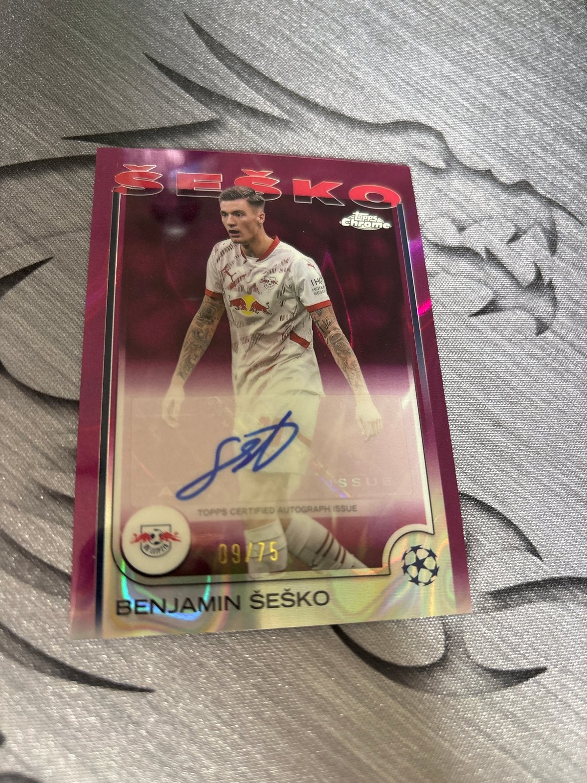 Benjamin Sesko Topps Chrome Autograph Kaart 09/75, Ophalen of Verzenden, Zo goed als nieuw, Buitenlandse clubs, Spelerskaart