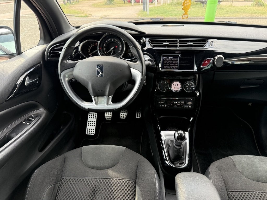 Citroën DS3 1.2 VTi Business airco cruise control nette DS3, Auto's, Citroën, Euro 5, 1199 cc, 82 pk, Zwart