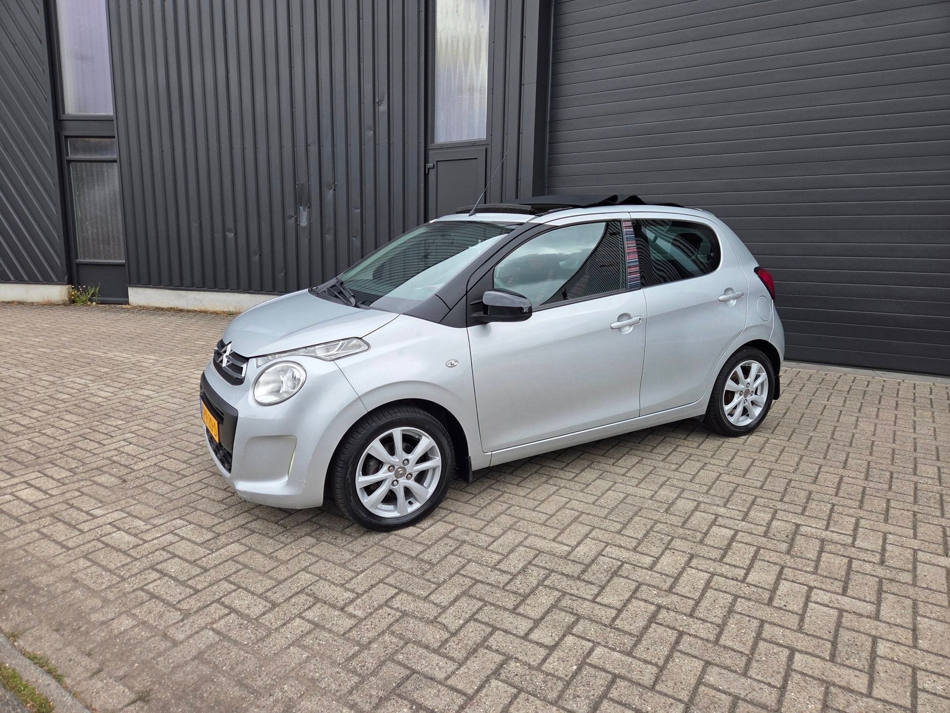 Citroen C1 1.2 PureTech Shine Mooie Auto, Voorwielaandrijving, Gebruikt, Euro 6, 1199 cc