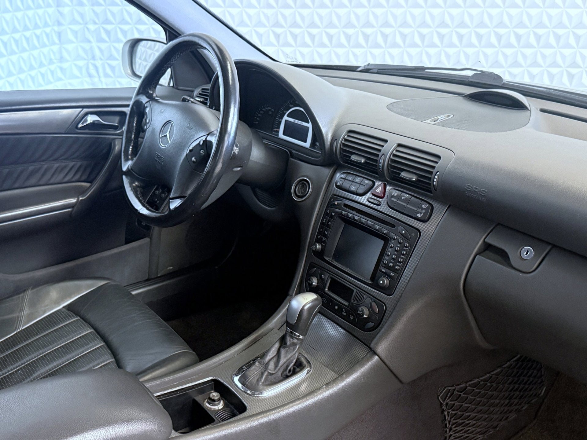 Mercedes-Benz C-klasse AMG 32 V6 Kompressor / 260kW - 354PK!, Automaat, Achterwielaandrijving, Gebruikt, Zwart