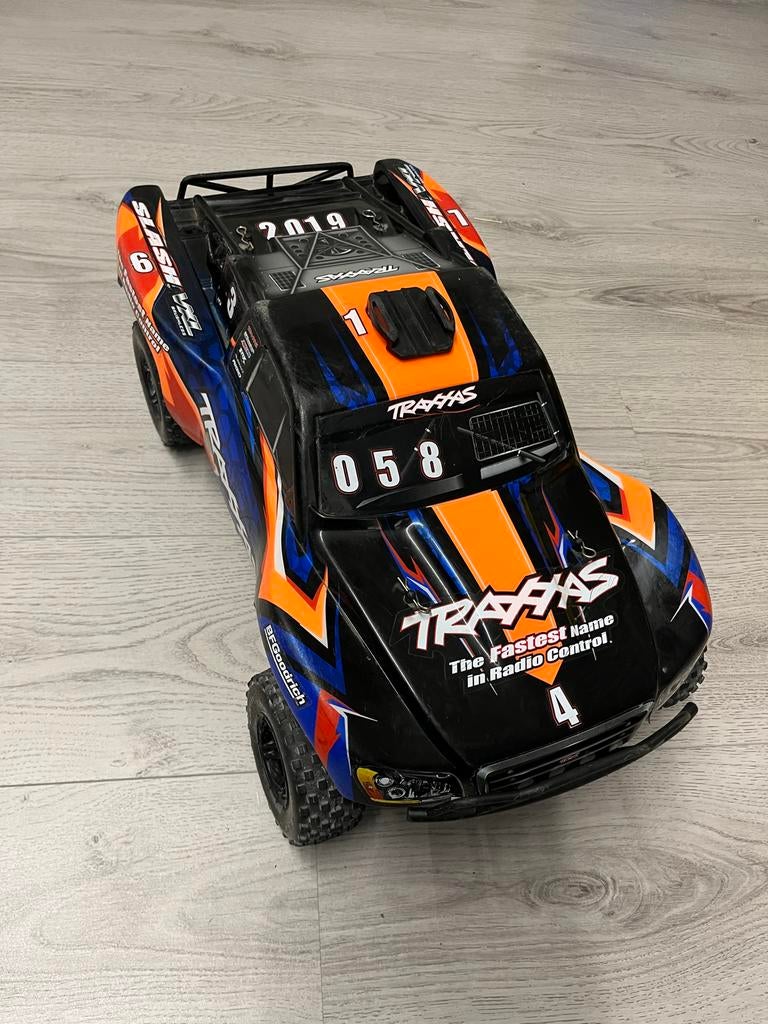 Traxxas Slash RC Auto 2WD roller zonder electronica, Elektro, Auto offroad, Ophalen of Verzenden, Zo goed als nieuw