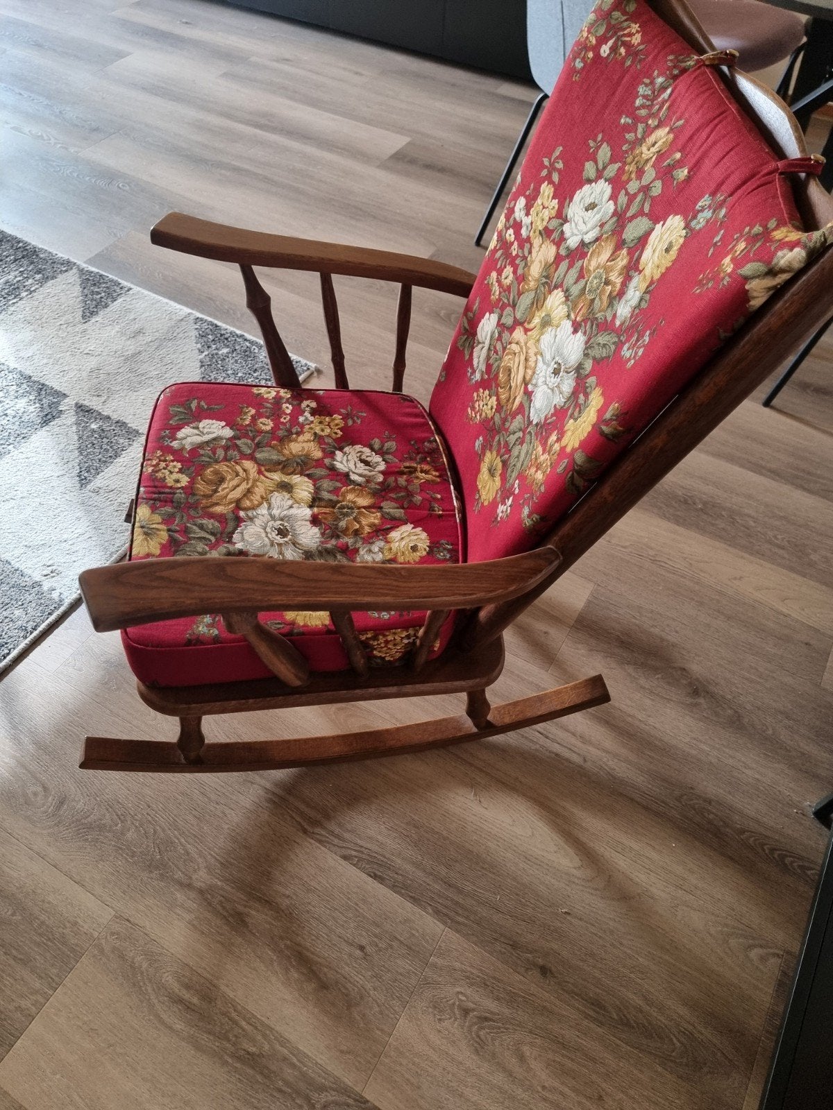 vintage schommelstoel, Ophalen, Overige kleuren, Zo goed als nieuw, Eén
