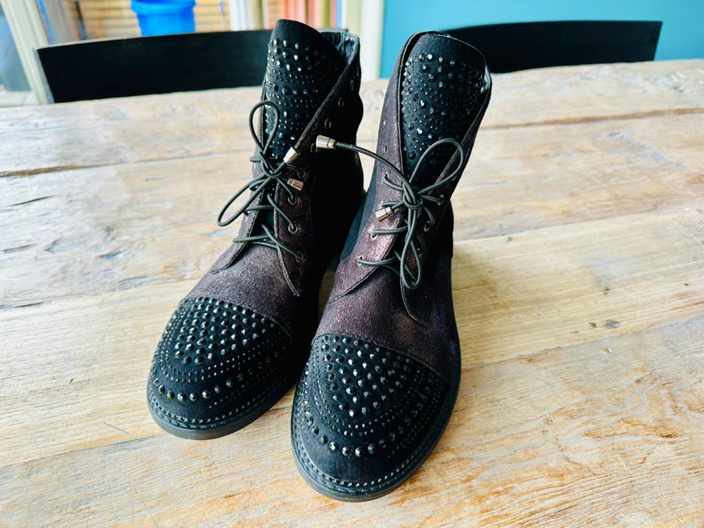 Zwarte laarzen met studs maat 41, Zwart, Lage of Enkellaarzen, Nieuw, Ophalen of Verzenden