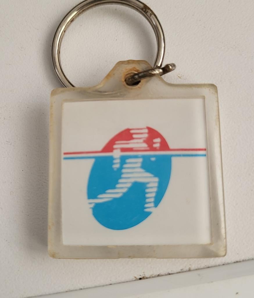 Vintage Sleutelhanger arbeidsbureau, Ophalen of Verzenden, Gebruikt, Sport