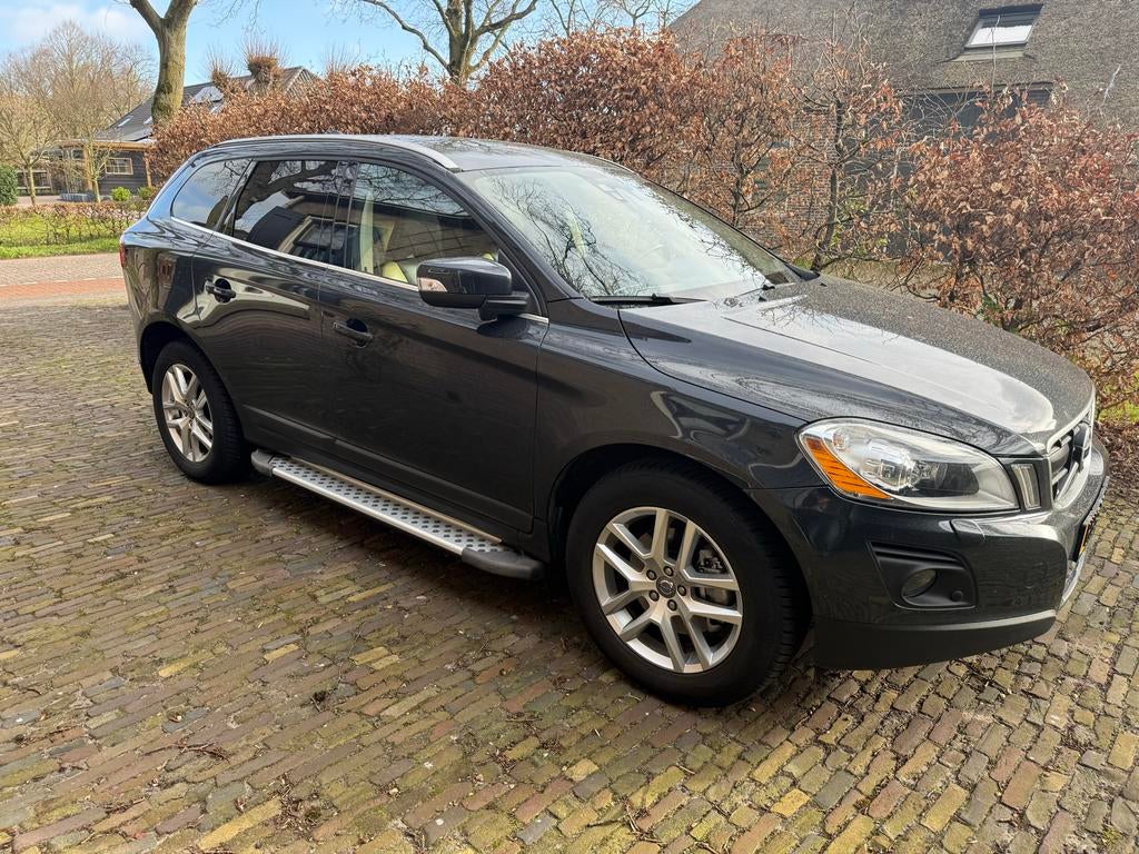 Volvo XC60 3.0 T6 AWD summum 2009 Grijs youngtimer, Auto's, Volvo, Automaat, 1748 kg, 2953 cc, 2000 kg
