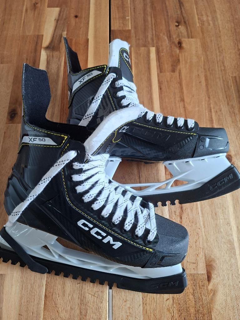 CCM Ijshockey Schaatsen maat 10.5 (45.5) XF50, Ophalen of Verzenden, Zo goed als nieuw, IJshockeyschaatsen, Overige merken