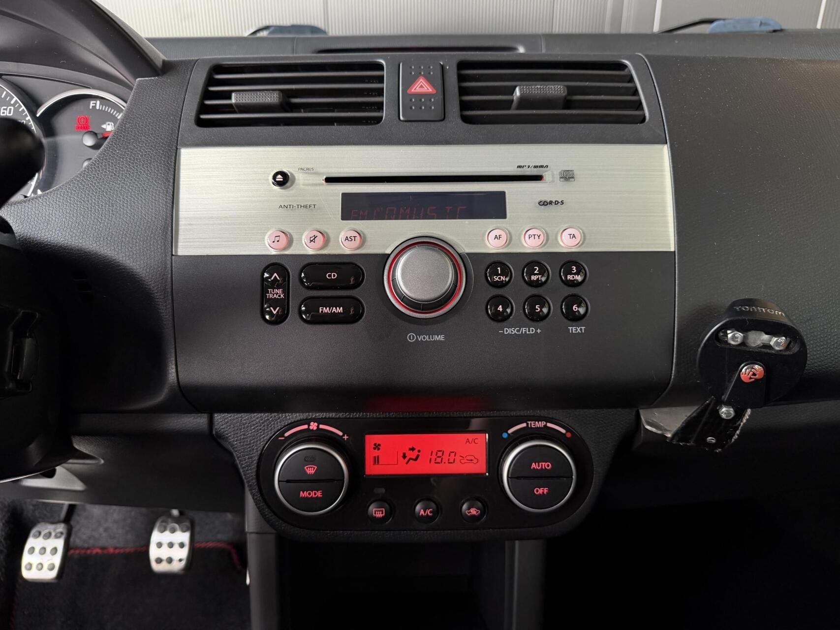 SUZUKI SWIFT 1.6 SPORT 125ch - JANTES 17" - SIÈGES SPORT - CLIMATISATION AUTOMATIQUE - DÉMARRAGE SANS CLÉ - AILERON