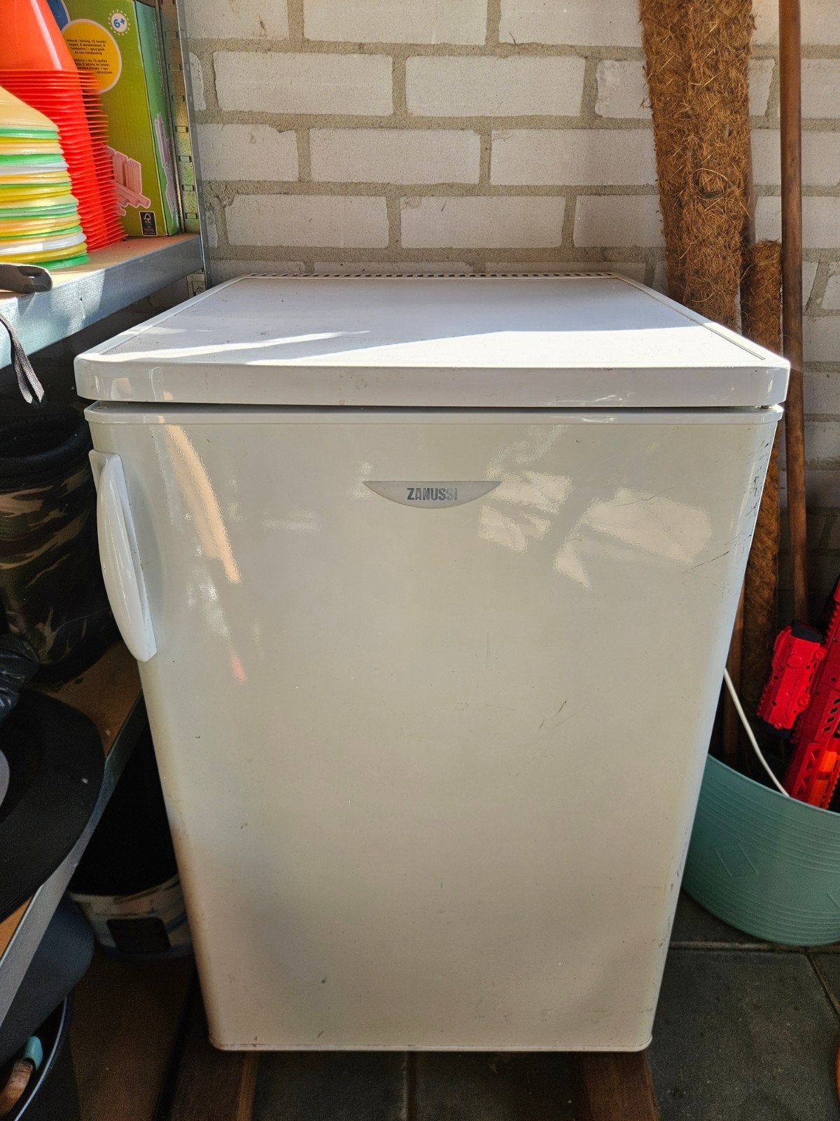 Zanussi tafelmodel koelkast met vriesvak, Witgoed en Apparatuur, 100 tot 150 liter, Ophalen, Gebruikt, Met vriesvak
