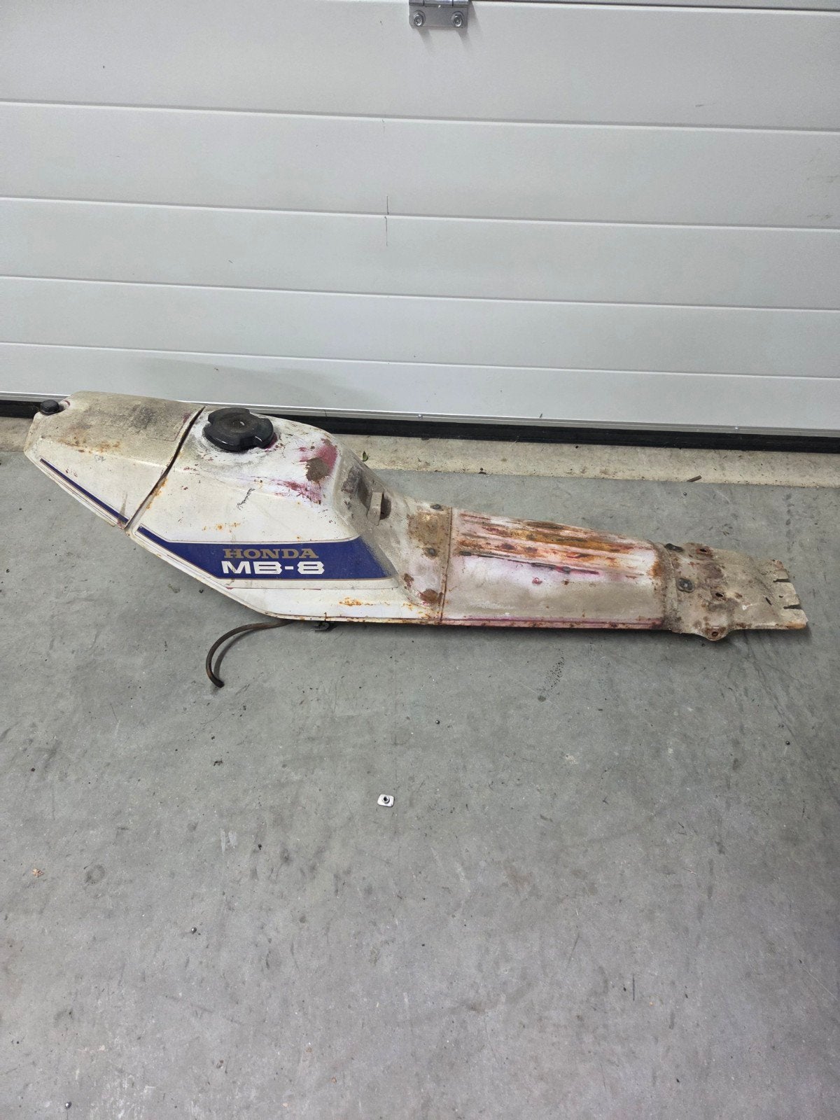 Honda mb5 mb8 tank schoon en niet lek, Fietsen en Brommers, Ophalen of Verzenden, Zo goed als nieuw, Tank, Overige merken