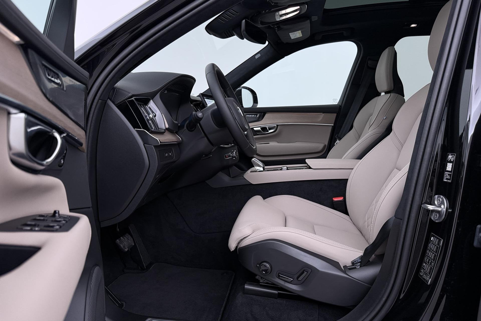 Volvo XC90 T8 Ultra Bright | MY27 | Bowers&Wilkins | Luchtve, Gebruikt, Euro 6, 1969 cc, Zwart