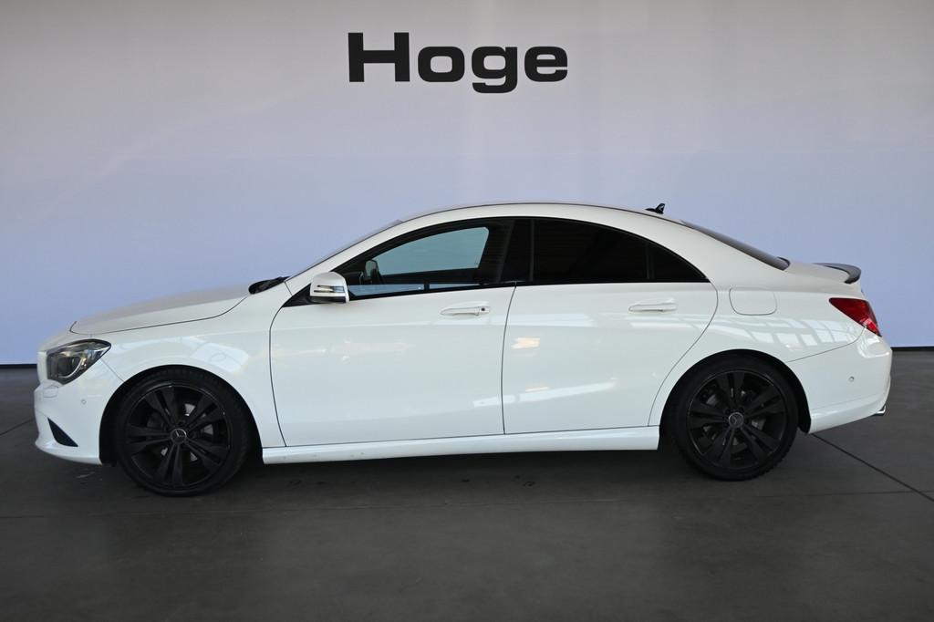 Mercedes-Benz CLA-Klasse 200 Ambition Bi-Xenon Cruise Airco, Voorwielaandrijving, Gebruikt, Met garantie (alle), Leder en Stof
