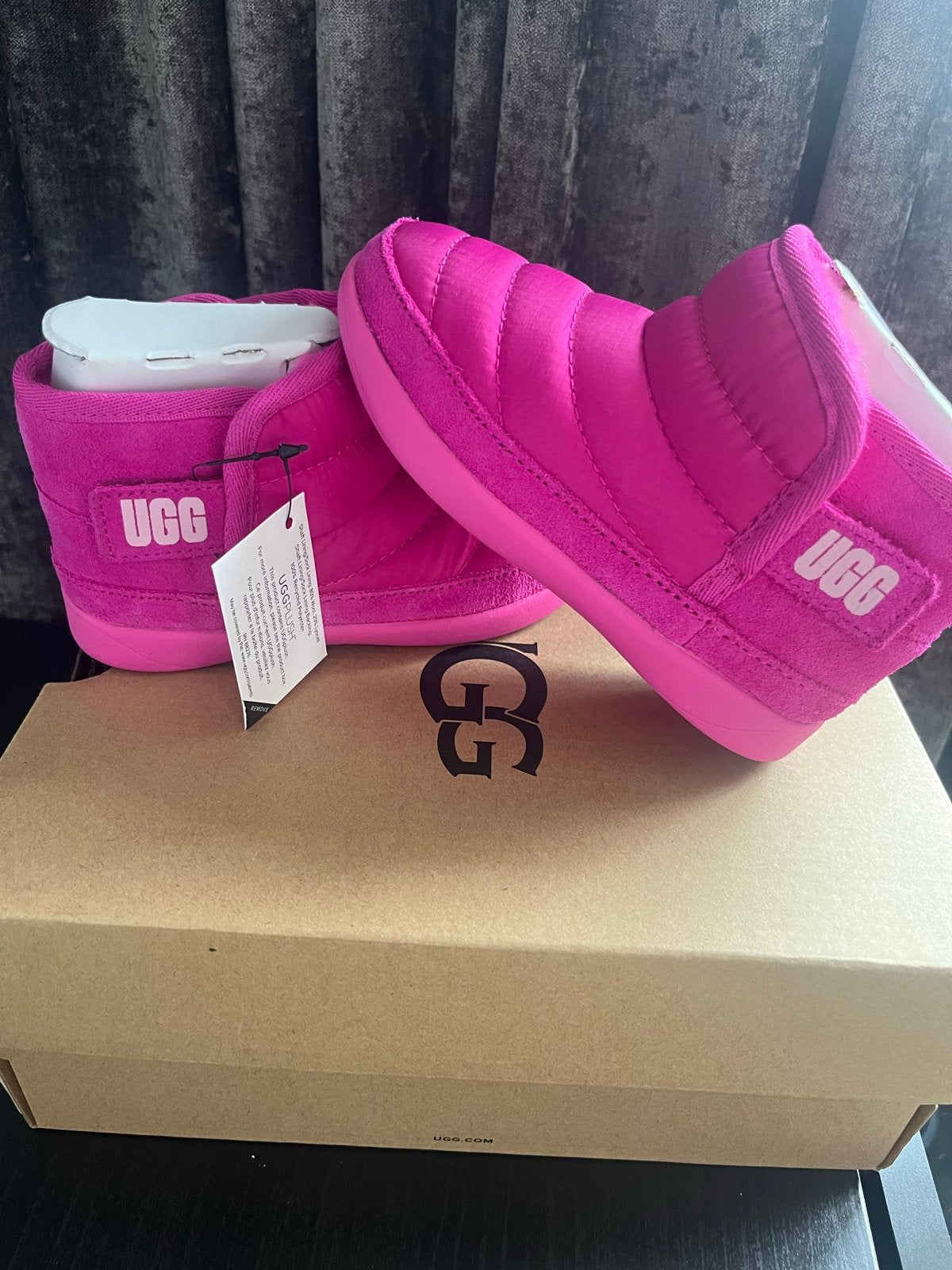 Nieuwe Ugg laarzen voor meisjes - Maat 25, Kinderen en Baby's, Meisje, Nieuw, Ophalen of Verzenden, Laarzen