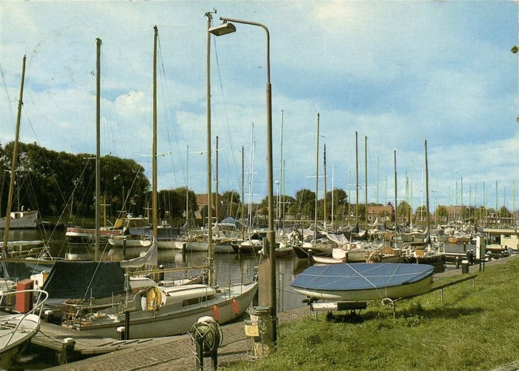 Medemblik, Jachthaven - 1976 gelopen, Ophalen of Verzenden, 1960 tot 1980, Gelopen, Noord-Holland