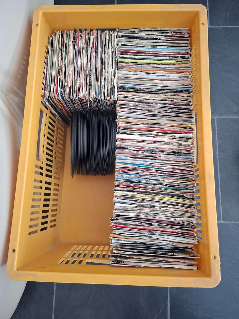 Doos vol met singels, Cd's en Dvd's, Vinyl Singles, Ophalen, Gebruikt