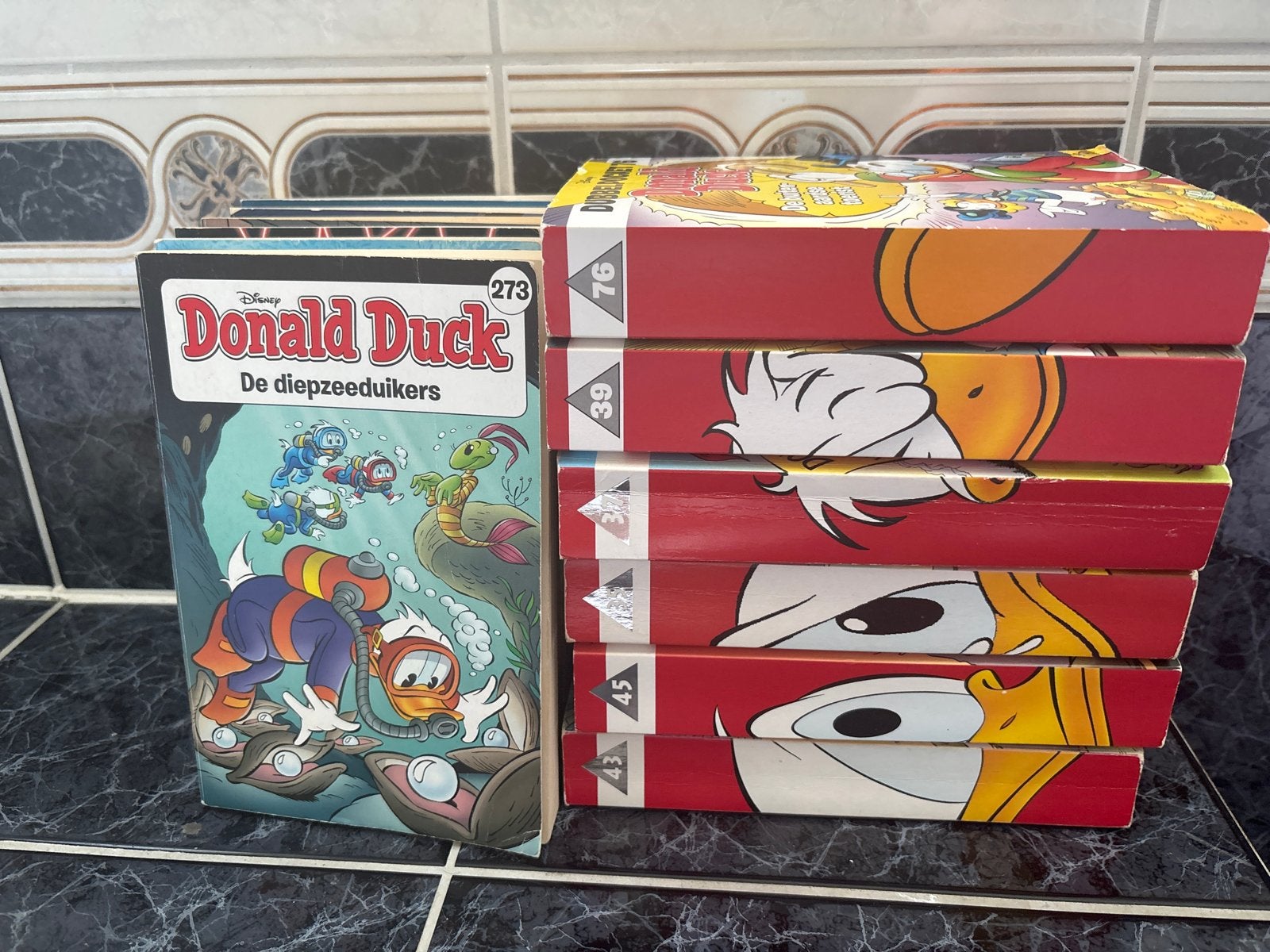 Donald Duck stripboeken - De diepzeeduikers en meer, Boeken, Stripboeken, Meerdere stripboeken, Ophalen of Verzenden, Gelezen