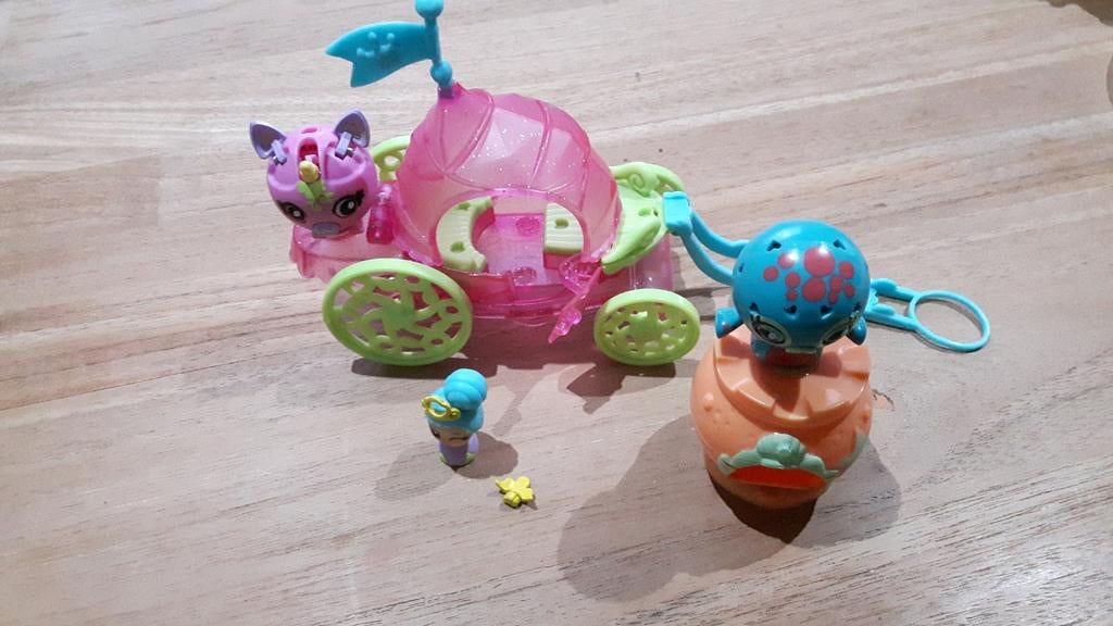 Zoobles koets met 3 Zoobles figuren - Goede staat, Kinderen en Baby's, Speelgoed | Overig, Ophalen of Verzenden