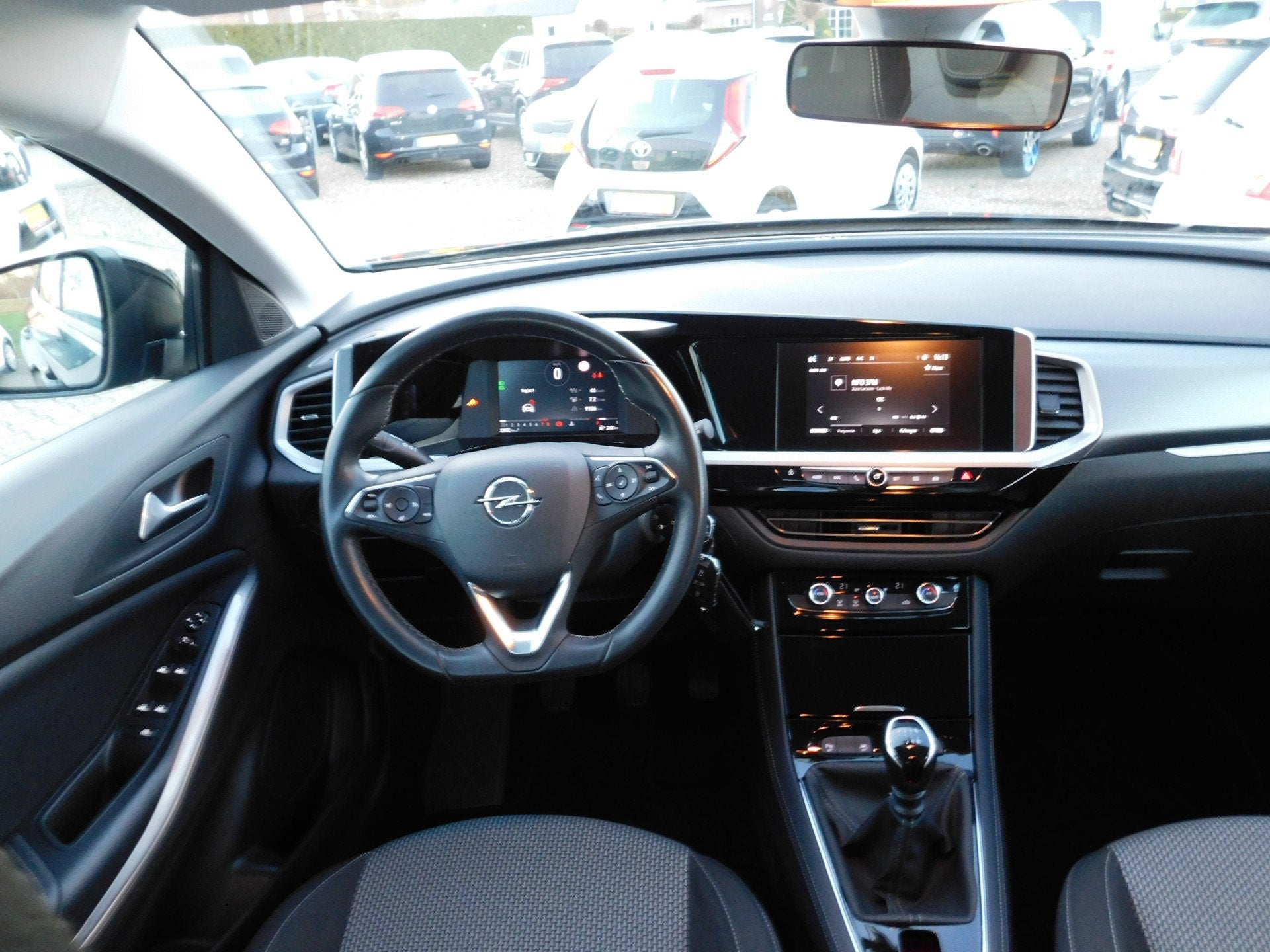 Opel Grandland 1.2 Turbo Bus. Edition, Carplay, LED, Trekhaa, Auto's, Stof, Gebruikt, 1199 cc, Met garantie (alle)