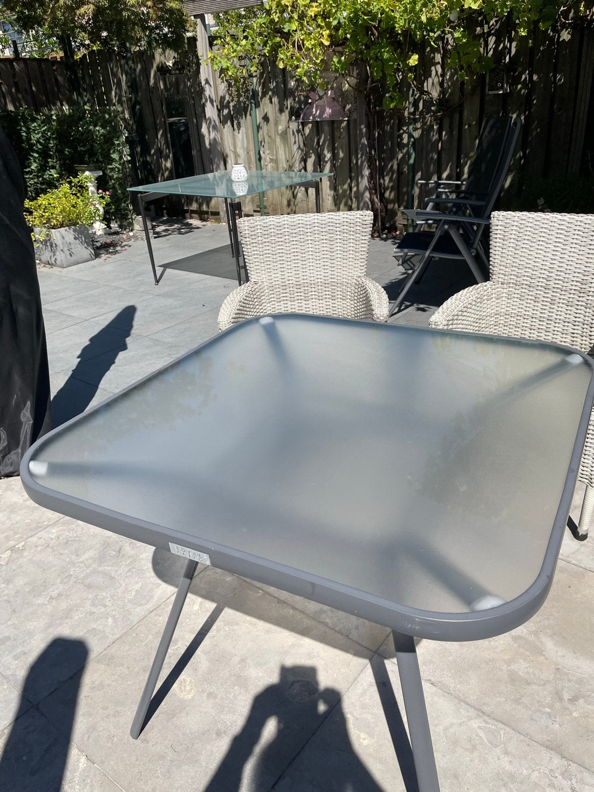 Royal Patio tuinset: tafel en 2 stoelen, Ophalen, Gebruikt, Vierkant, Metaal