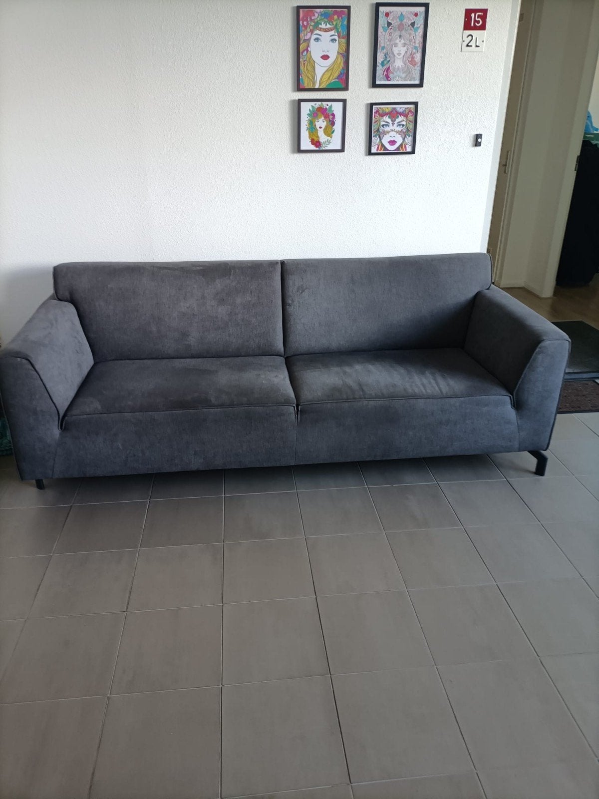 Comfortabele grijze 3-zitsbank, Ophalen, Gebruikt, Driepersoons, 75 tot 100 cm