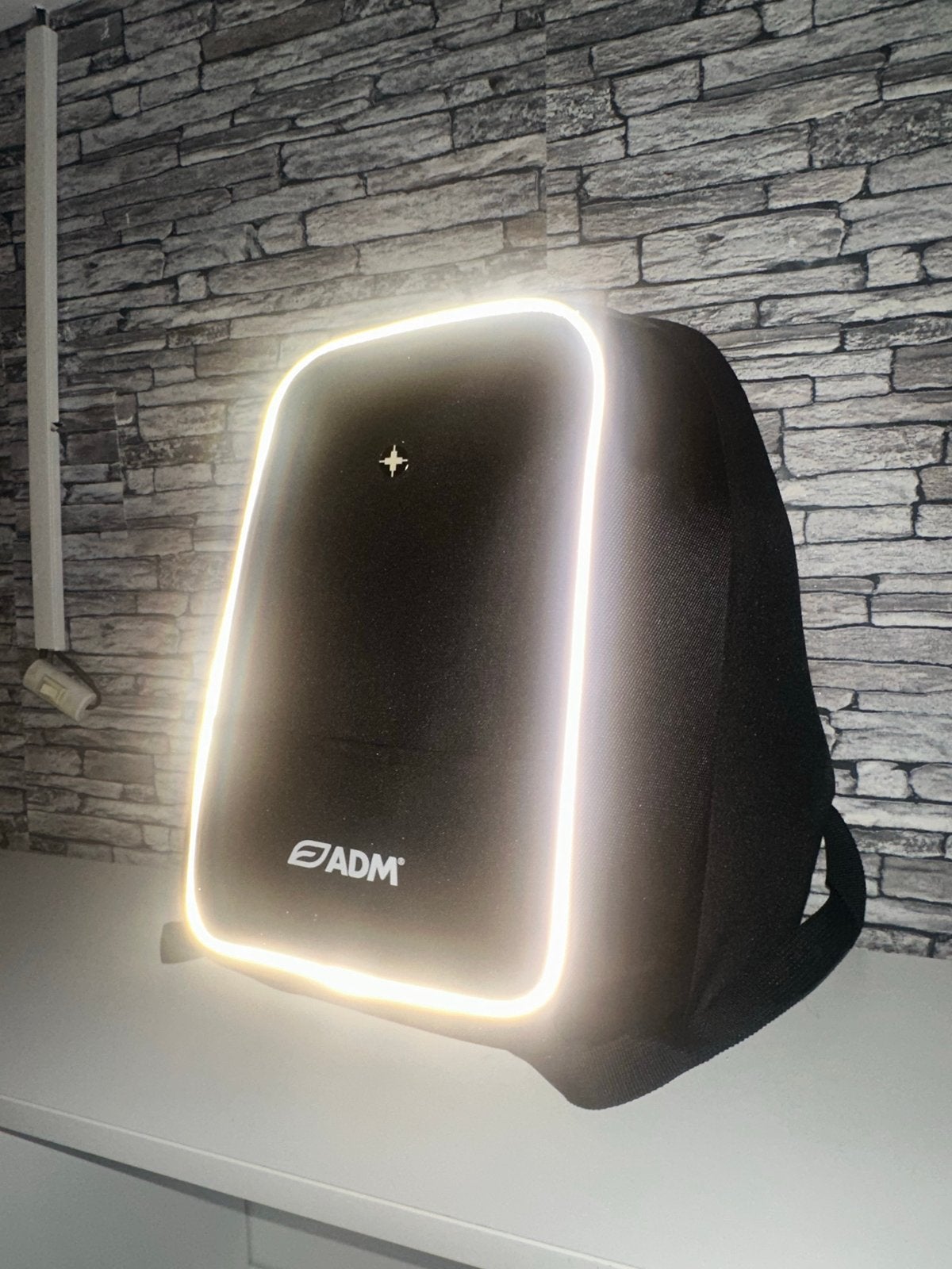 Swiss Peak Anti-diefstal Laptop Rugzak met LED-verlichting, 25 tot 40 cm, Nieuw, Ophalen of Verzenden, Waterdicht
