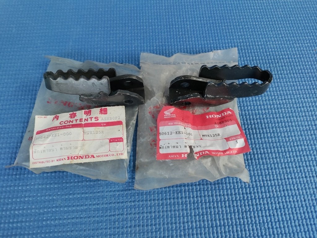 NOS Nieuw Step L + R Voor De Honda MTX80R2-MTX125R - MTX200R, Motoren, Tuning en Styling, Verzenden