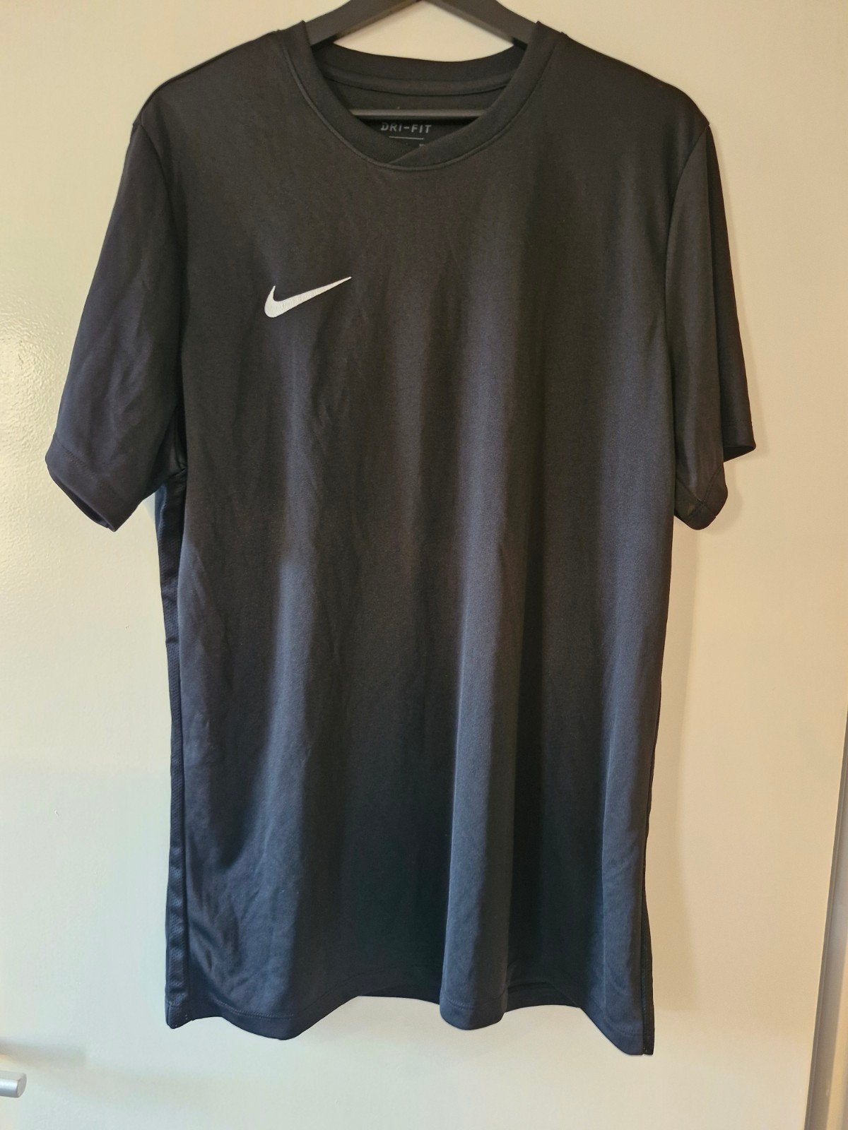 Zwart Nike tshirt maat xl, Kleding | Heren, T-shirts, Zwart, Maat 56/58 (XL), Ophalen of Verzenden, Zo goed als nieuw