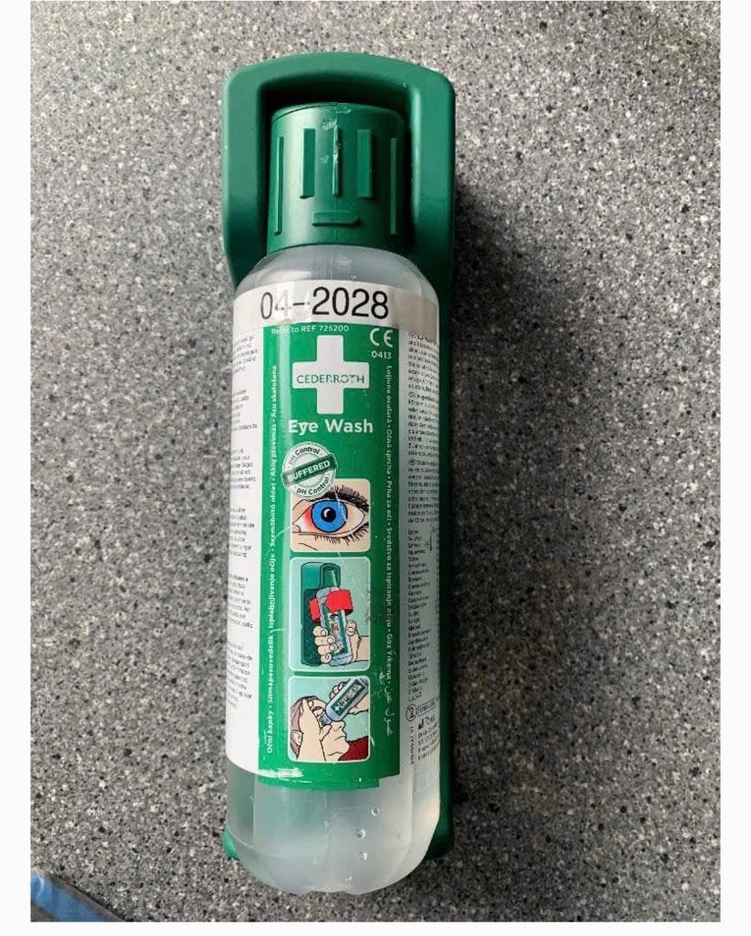 Cederroth Oogdouche (Eye wash) inclusief houder, Ophalen of Verzenden, Zo goed als nieuw