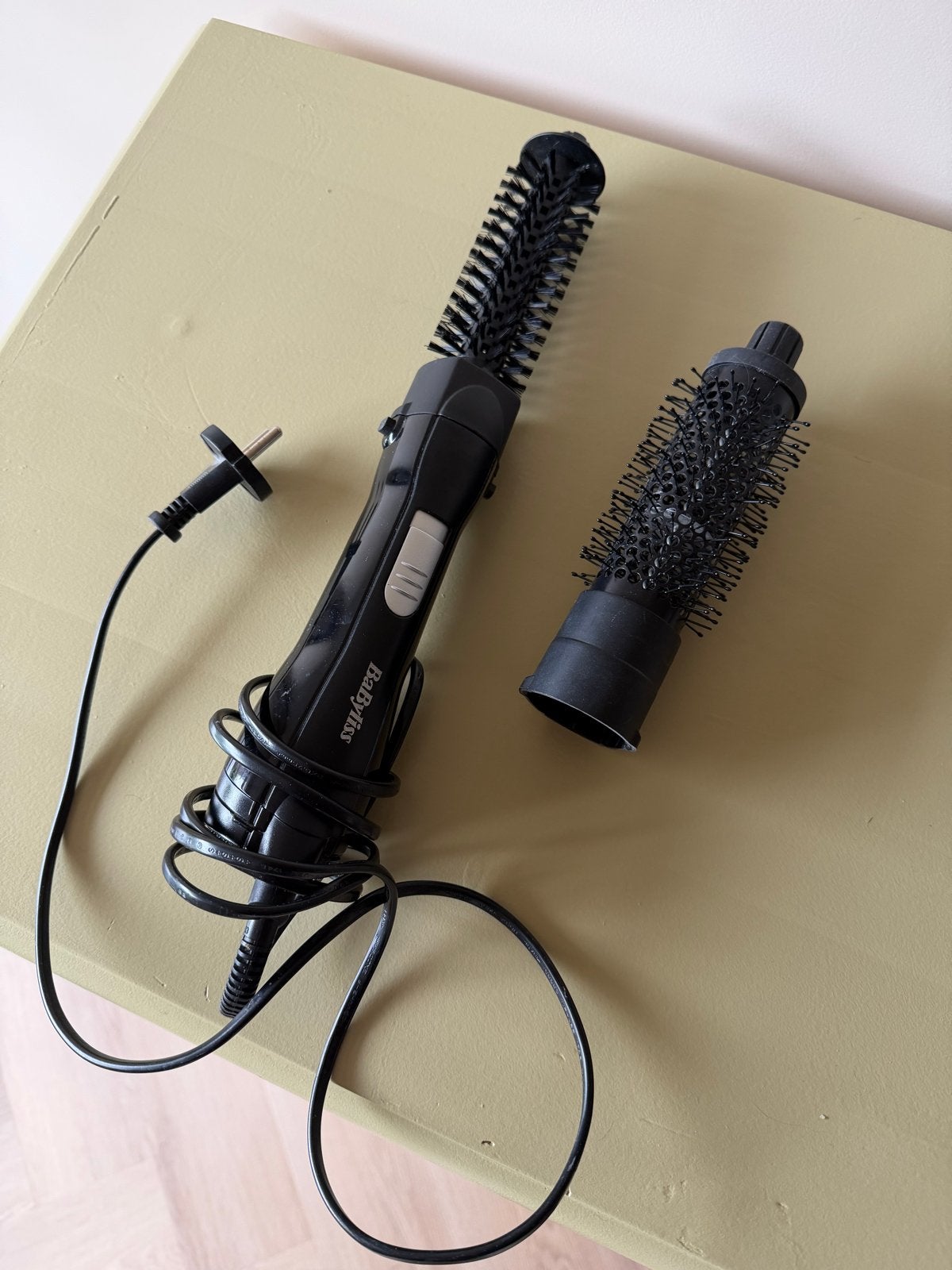 BaByliss roterende föhnborstel met 2 opzetstukken, Ophalen of Verzenden, Gebruikt, Föhn of Haardroger
