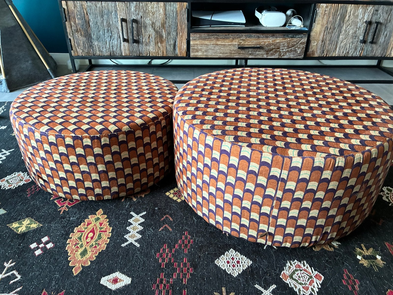 Set van 2 claudi poefs: Grote (72x35cm) en Kleine (62x30cm), Ophalen, Gebruikt, Rond, Minder dan 50 cm