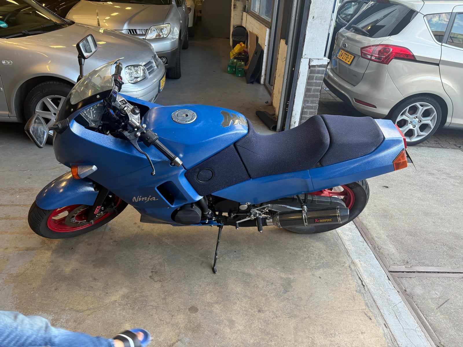 Kawasaki GPX 600 R Sportmotor met Akrapovic uitlaat, Sportuitlaat, 4 cilinders, Motorrijbewijs A, Sport