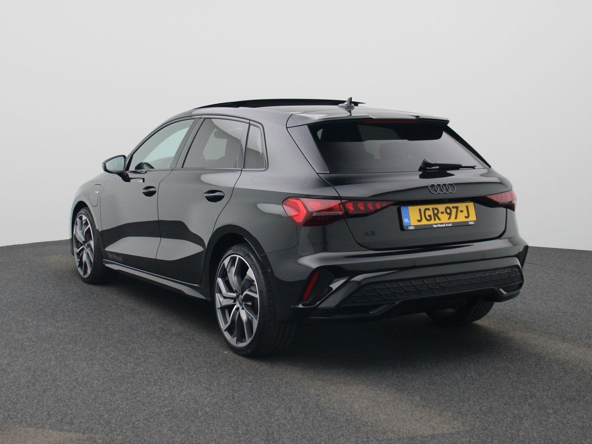 Audi A3 Sportback 40 TFSI e S edition 204 PK l Demo l Adapti, 12 maanden, 1498 cc, 4 cilinders, 150 min