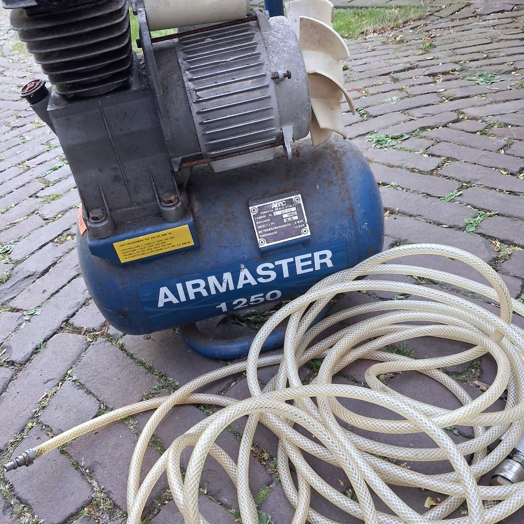 Airmaster 1250 Compressor met 10 liter tank, Minder dan 25 liter, Ophalen, Gebruikt, Minder dan 200 liter/min