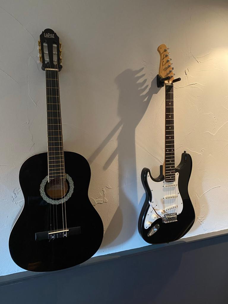 Gitaar startersset: akoestisch, elektrisch, versterker, hoez, Muziek en Instrumenten, Ophalen, Zo goed als nieuw, Klassieke of Spaanse gitaar