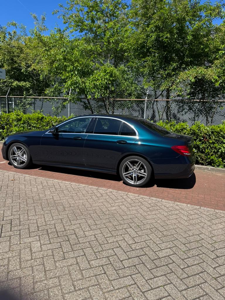 Een zeer zeer zeer mooie nette sportieve E200D Rijd TOP!!, Auto's, Automaat, Leder en Stof, Diesel, Particulier
