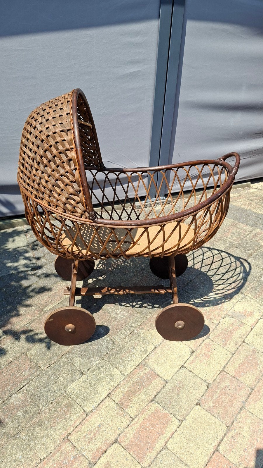 Vinted rotan wieg met bekleding., Ophalen, Gebruikt, Wieg