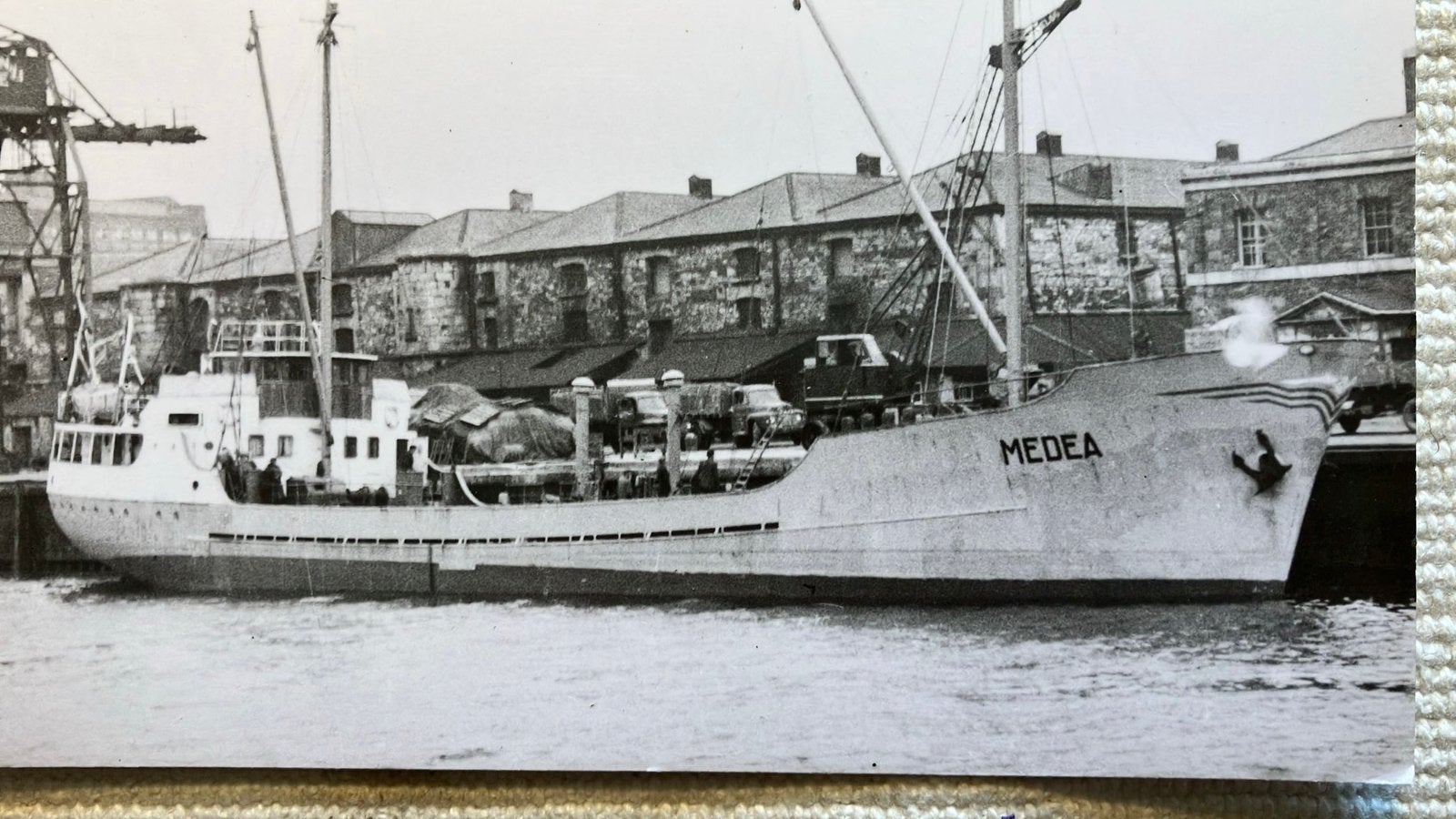 MEDEA  1954-1956 Terwogt & Lagers  werf Zaandam, Ophalen of Verzenden, Zo goed als nieuw, Kaart, Foto of Prent