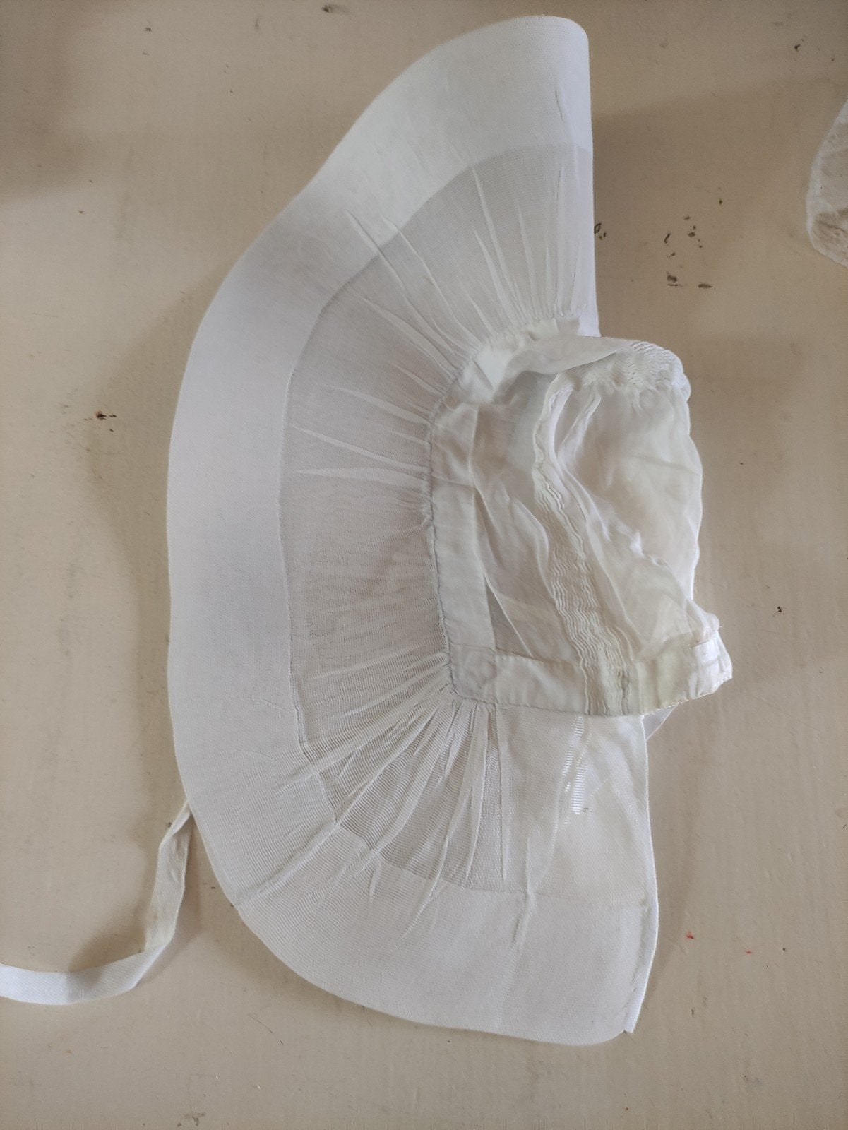 Antieke muts, rouw isabe, klederdracht Huizen, Ophalen of Verzenden