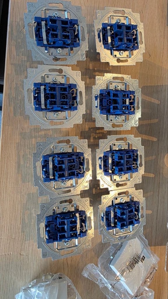10x Busch Jaeger Serie Impulsdrukker (NIEUW), Doe-het-zelf en Verbouw, Ophalen of Verzenden, Nieuw, Schakelaar