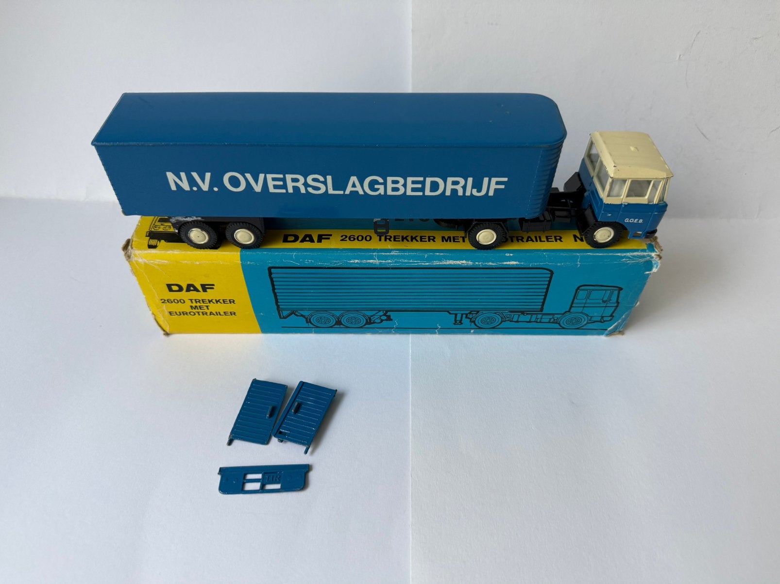 Lion Car Nr.36 DAF 2600 met Eurotrailer NV Overslagbedrijf, Ophalen of Verzenden, Gebruikt, Bus of Vrachtwagen, Lion Toys
