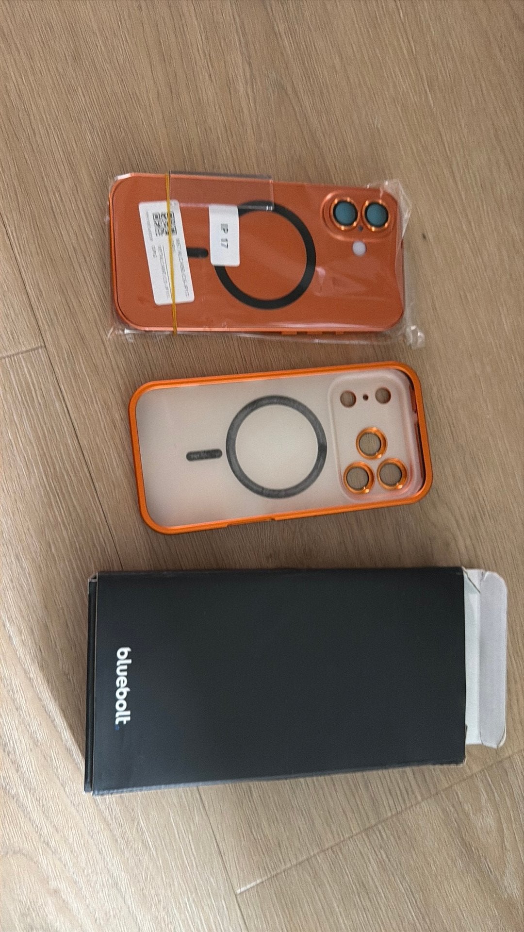 1x  hoesje iphone 17 en 1x iphone 17 pro. (Nieuw)., Ophalen