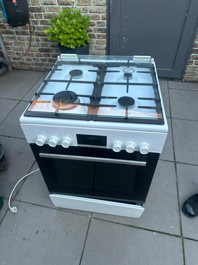 Bosch fornuis, Zo goed als nieuw, Gas, Vrijstaand, 85 tot 90 cm