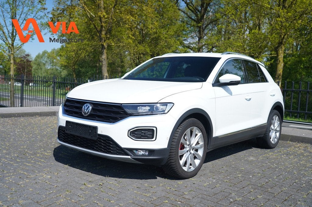 Volkswagen T-Roc 1.5 TSi Sport Trekhaak | LED | PDC | Camera, 15 km/l, Huisgarantie, 4 cilinders, Wit